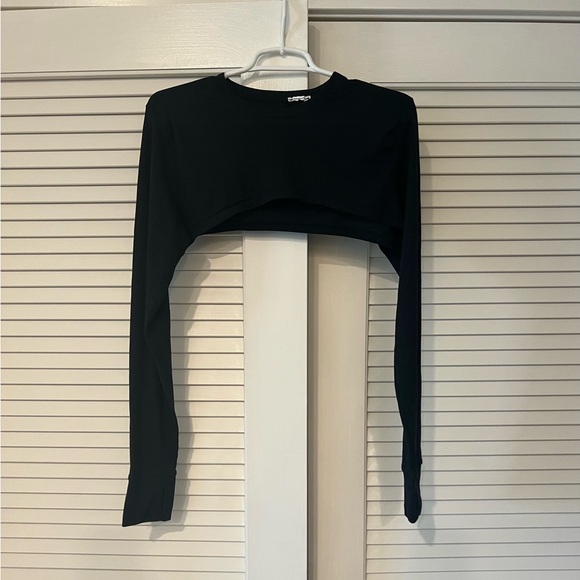 Nike Black Crop Top with Long Sleeves - Picture 1 of 2